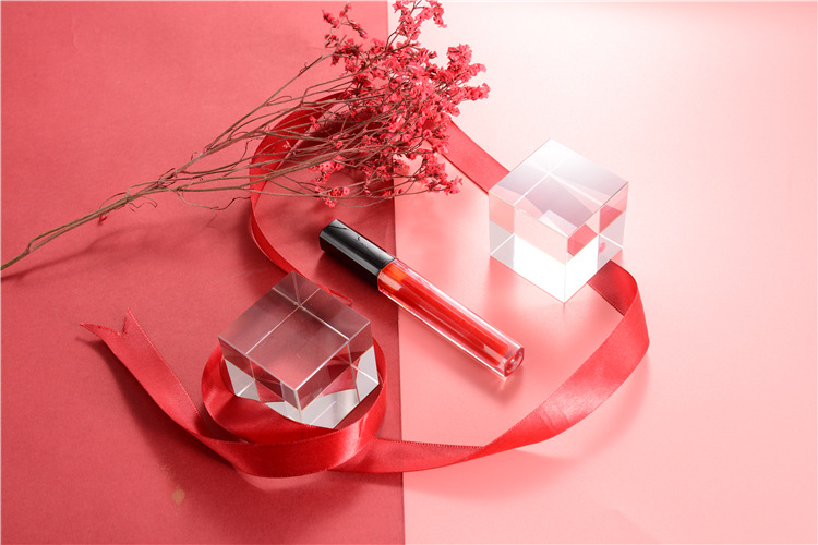 Square lip gloss tube  3.jpg